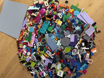 4 KG Lego + suur alusplaat