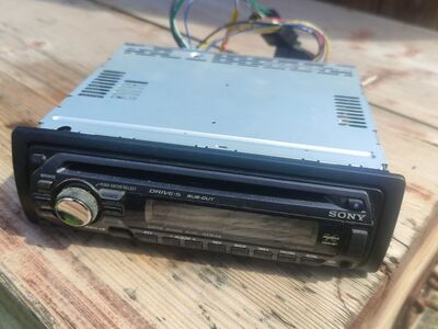 Sony CDX-GT424U Xplod