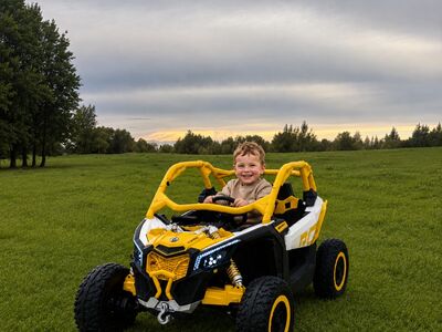 Kahekohaline elektriauto Can-Am Maverick Turbo RR