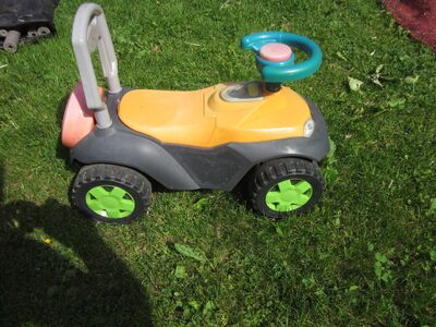 Tõukeauto lapsele.