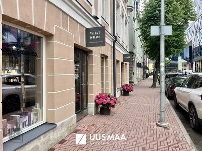VITRIINAKENDEGA ÄRIPIND MAAKRI KVARTALIS