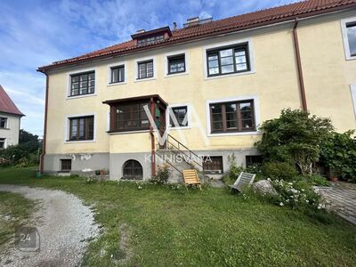 KORTER

Müügile on tulnud valgusküllane, läbi maja planeeringuga korter, mis asub hoone teisel k