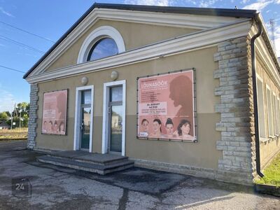 Korralik äripind tiheda liiklusega asukohas.