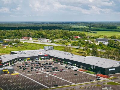 Kaubanduspind Kurna Park keskuses, IKEA kõrval
