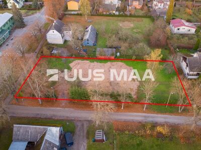 Suur krunt Elva kesklinnas Tiigi tänava nurgal