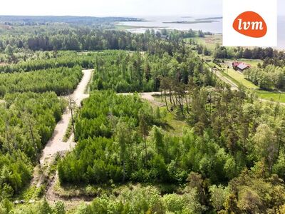 Merelähedane looduskaunis kinnistu.