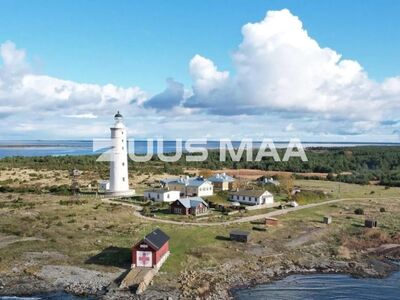 Elamumaa kinnistu päikselisel Vilsandi saarel