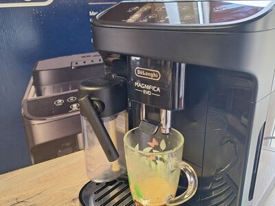 Espressomasin DeLonghi Magnifica EVO ECAM290.51.B