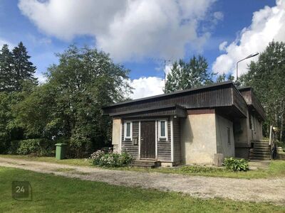3 hoonet 2,5ha elamumaal,Haapsalu lähedal.