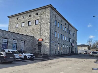 Kaubandus pind Peterburi tee ääres!