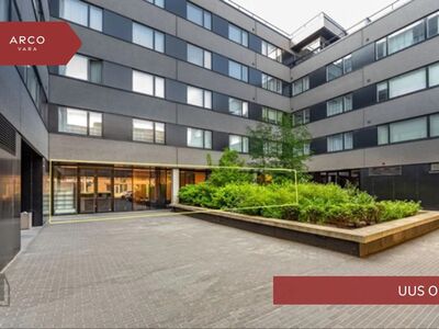 Müüa ruumikas tänavatasandi äripind Toompea veerel!