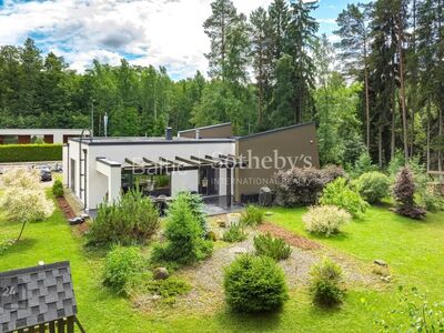 Metsaäärne privaatne maja vaikses tupiktänavas