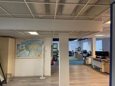 Ruum asub 2-el korrusel

Lisainfo:



ÄRIPIND

• Valgusrikas äripind, mis sobib hästi ettevõtt