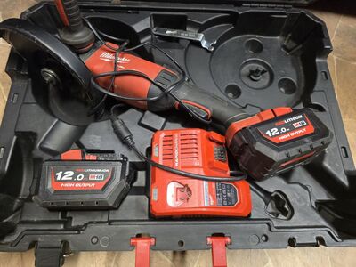 Milwaukee akuketaslõikur M18 FLAG230XPDB 2x12.0ah akut