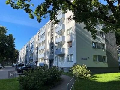 Läbi maja planeeringuga korter Mustamäel.