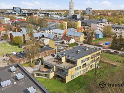 Kesklinna ja Karlova piiril