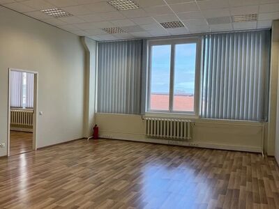 Avar büroopind Pärnu maanteel, tasuta parkimine