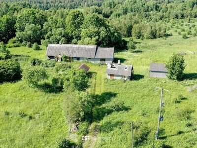 Hoonestatud kinnistu Kuressaare lähedal
