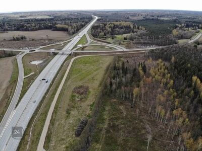 Müüa maatulundusmaa pindalaga 1,7 hektarit, mis paikneb 2+2 Tallinn-Tartu maantee ääres