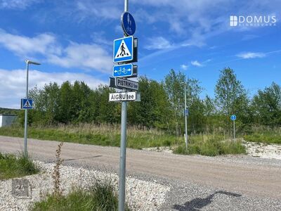 Eramu kinnistu Väike-Taani elurajoonis