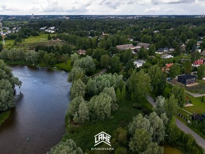 Müüa avara ja valgusküllase projektiga paarismajaboks rahulikus piirkonnas - Ihastes

Paarismaja 