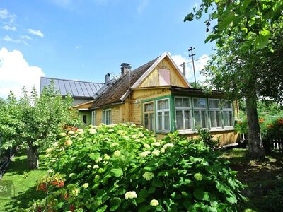 Verandaga maja mere ja jahisadamate lähedal