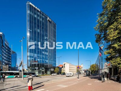 Esinduslik büroo Stockmanni kõrval