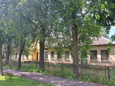 Uus hind! Müüa suure kinnistuga ärihoone Kohtla-Järvel, Pärna 11!