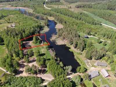 Kauksi järvega piirnev looduskaunis elamumaa krunt!



Asukoht veekogu ääres soosib kaunite hooaj