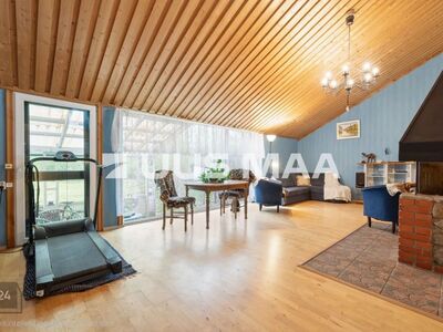 Renoveerimist vajav maja Saue linna serval