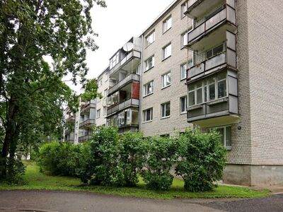 LÄBI MAJA PLANEERING, VAATEGA ROHELUSSE, RÕDU