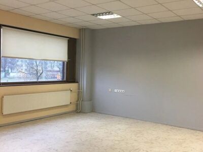 Kadaka tee 72A ärimajas anda üürile büroo 73,1 m2