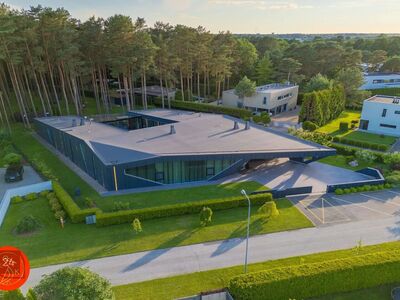 Kaasaegne luksusresidents privaatsel kinnistul