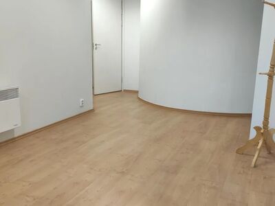 Üürile anda 23.4m2 suurune büroo, Laki 14A-1