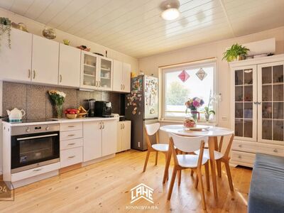 Müüa suure kinnistuga hubane kodu Viljandi kesklinnas.