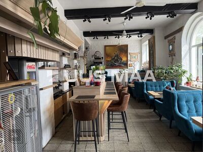 Kontor-ladu-restoran. Äripind Uue-Maailma asumis