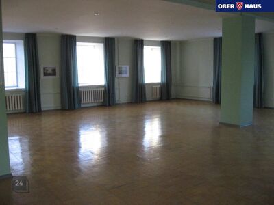 Üürile anda teisel  korrusel   paiknev pind 300 m²   (avar ruum+ väiksem tuba) Kohtla-Järvel, J