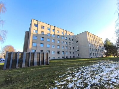 Eraldi siisepääsuga äripind (6 ruumi), mis on sobiv ka üüriteenuste pakkumiseks