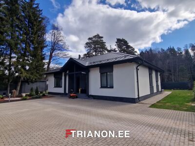 PÕHIINFOObjekti tüüp: EramuAsukoht: Narva-Jõesuu, Koidula tn 72Krundi pindala: 985 m²Maja pinda