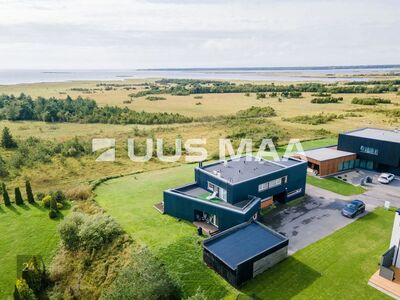 Merevaatega, läbi kahe korruse planeeringuga korter!