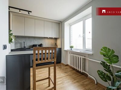 Renoveeritud korter koos kahe kõrvuti garaažiboksiga