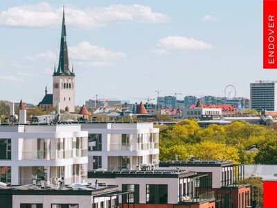 PÄIKSELISE TERRASSIGA PEREKORTER, VAATED MERELE JA VANALINNALE!
