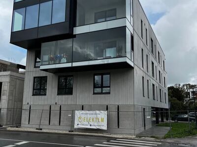 Tartu kesklinnas emajõe ääres!