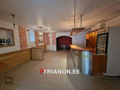 Anda üürile äriruum Narvas, 126,3 m2, soklikorrus, heas korras