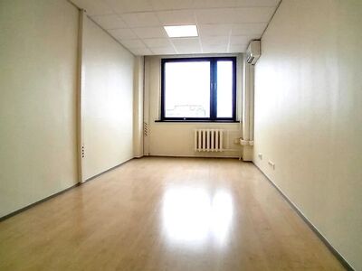 Üürile anda väike büroo Mustamäel, 18,1m2!