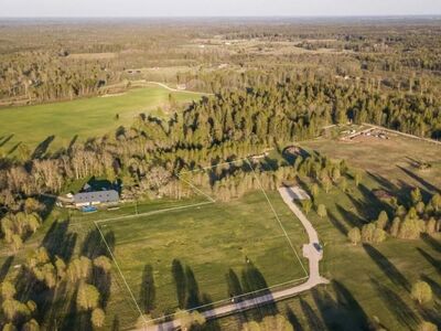LIITUMISTEGA KINNISTU, EEMAL MAANTEEST