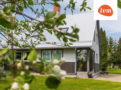 Müüa maja otse jõe kaldal