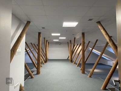 Üürile anda Pinna Keskuses äripind, mis asub kolmandal korrusel