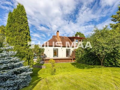 Renoveerimist vajav elamu 842 m² kinnistul Karjakülas