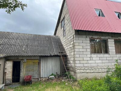Продается большой участок с половиной дома